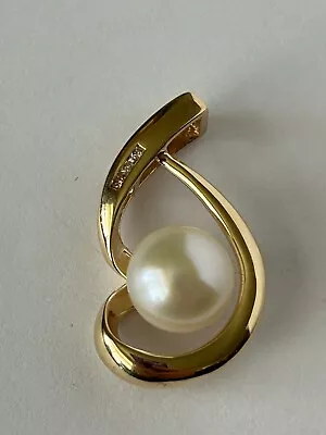 Vintage Mabe White Pearl With 3 Small Diamonds Pendant 14k Yellow Gold - 5 Grams • $159.50