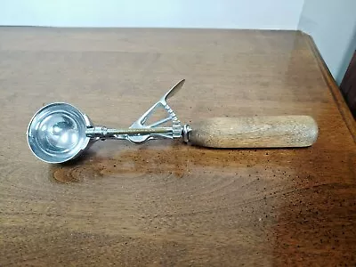 Vintage Hamilton Beach #31 Size 24 Ice Cream Scoop - Very Clean • $16.50