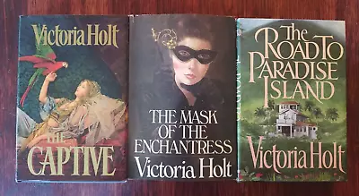 Lot Of 3 Victoria Holt Hardcover Romance Novels The Captive The Road To... DJ • $12.99