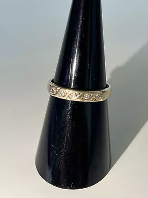 9ct Gold Eternity Ring - Size L 1/2 - 1.8g - 375 Hallmark - Beautiful Ring • £65
