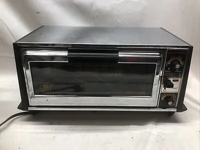 Vintage GE General Electric TOAST-R-OVEN Toast'n Broil A13T26 • $45