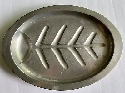 Vintage Majestic Cookware Aluminum Footed Platter W/Juice Well 14.5” X 10.5” • $10.90