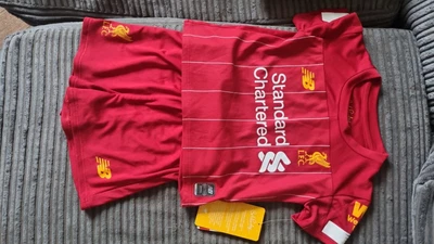 £10 • Buy Liverpool Football Kit Baby