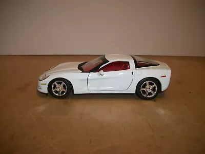 2005 Chevrolet Corvette C6 Coupe 1:24 Scale Diecast Model With Red Interior Whit • $16.50