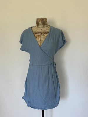 £5 • Buy ASOS Design Denim Wrap Dress Size 10