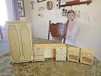 Vintage 1970's Barbie Doll Wolverine Bedroom Furniture Lot RARE • $49.99