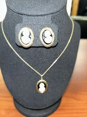 VINTAGE SARAH COVENTRY BLACK&WHITE CAMEO PENDANT NECKLACE & CLIP EARRINGS Signed • $15