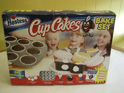 Hostess Cup Cakes Bake Set • $75