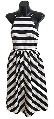 $40 • Buy FOREVER NEW Ladies Size 8 Fit & Flare Style Dress- Black & White Striped- EUC