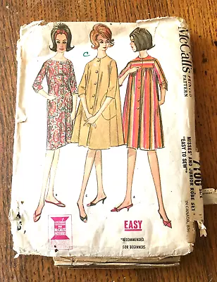 Vintage McCall's #5460 Sewing Patterns Misses Robe Set. Size Bust 32  To 36 In. • $3.95