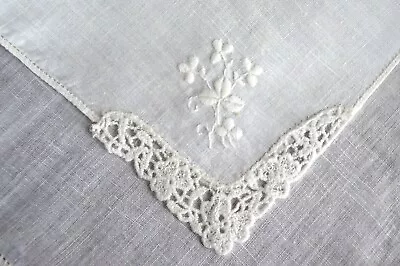 VINTAGE HANKY SWEET 1950s EMBROIDERED WHITE ON WHITE FLORALS LACE CORNER • $3.99