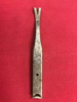 Vintage Heavy Duty Nail Puller 7  Long • $7.50