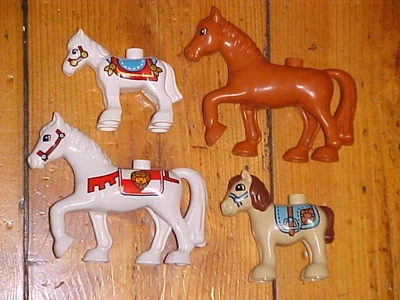 4 X DUPLO HORSE HORSES Loose #1 • $20