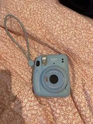 Polaroid Camera Instax Mini 11 • £50