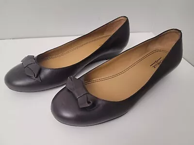 Michelle D Brown Slip On Flats With Bow Shoes US 7.5 M  Faux Leather EUC • $6.95