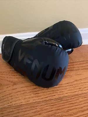 Venum Elite Boxing Premium Quality Gloves Black 6 Oz Kids • $20