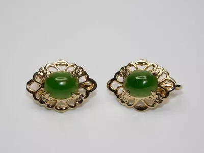 J781-vintage Clip Earrings~gold Tone With Jade Green Stone~5/8  Wide • $6.75