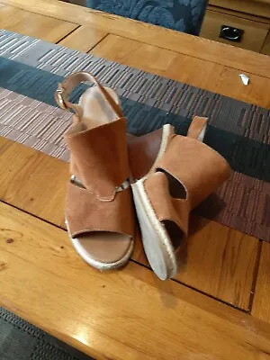 Womens Shoes  Brown Swade  Sandel  Size 7 • £5.50