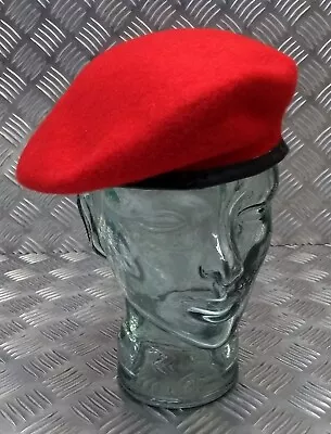 Red Wool Military Style Beret / Berret Size Medium / 7 1/4 - NEW • £8.99