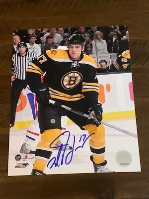 Boston Bruins Milan Lucic Autographed 8x10  Photo Pose 5 • $75