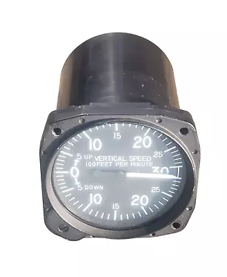 United Instruments Vertical Speed Indicator 7030 Mfd 1985 Code C • $30