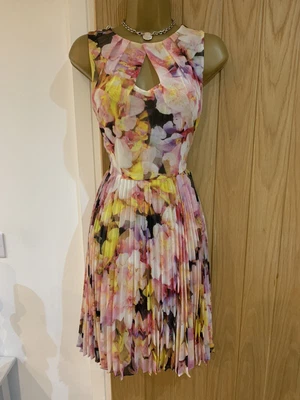 £39.99 • Buy Karen Millen Floral Print Fit Flare Pleat Occasion Dress UK 10