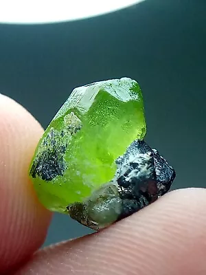 8Cts Combination Of Green Peridot Crystal With Magnetite Crystals@suppat Pak • $15