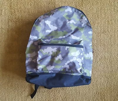 Childs Camouflage Rucksack In Exc Cond! • £3.99