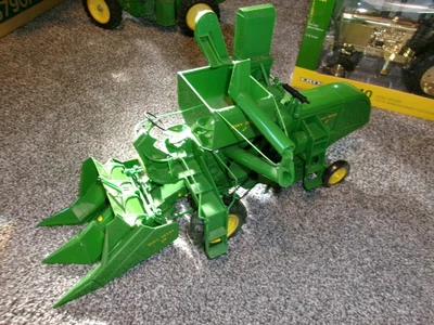 $81 • Buy John Deere Farm Toy Prestige Series 45 Combine With #10 Corn Head Displayed Only