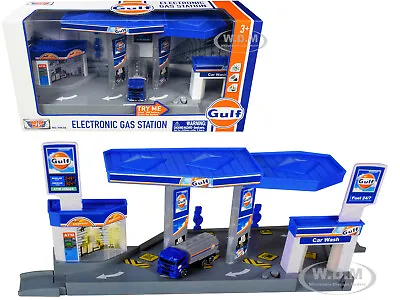  Gulf  Electronic Gas Station Diorama & Tanker Truck 1/64 Model Motormax 79638 • $23.99