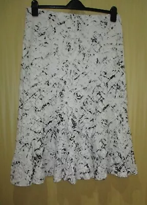 Saloos Black And White Linen Mix Skirt Size 18 • £8