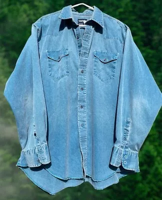 Vintage Wrangler Blue Denim Rodeo Long Sleeve Cowboy Western Buttoned Work Shirt • $15