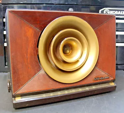 RCA Victor Model 9-X-571 Golden Throat AM Radio 5 Tube Bakelite - 1949 • $65