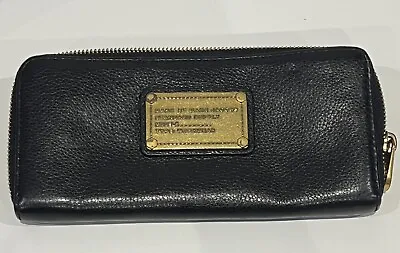 Marc Jacobs Black Pebbled Leather Zip Around Wallet • £50