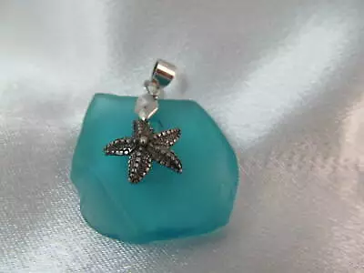 VTG 10k G.P. BLUE SEA GLASS SAND DOLLAR DIMENSIONAL PENDANT Stamped • $14.99