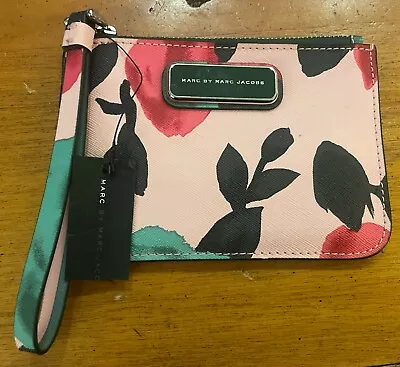 MARC JACOBS SMALL  ZIP Pebled Leather Wristlet W/ KeyRING • $25