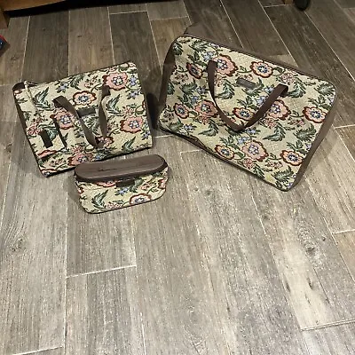 Tapestry Style Travel Bag Set Of 3 And A Coin Purse • £12