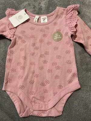 BNWT Baby Girls Romper Size 0 • $7.50