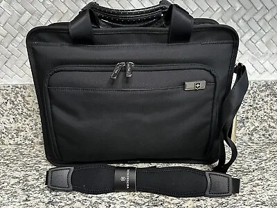 New Victorinox Wainwright 13 Laptop Slimline Briefcase BLACK 31321501 15”x12” • $169
