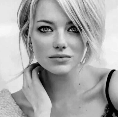 $1.50 • Buy Emma Stone - What An Awesome Headshot !!!  Fantastic Eyes !!!