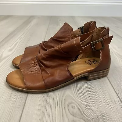Miz Mooz Dipper Sandals Womens 39 US 8.5-9 Wide Brown Leather Boho • $39.99