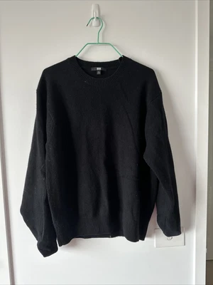 $13 • Buy Uniqlo Crew Neck Knit Long Sleeve Jumper Black M