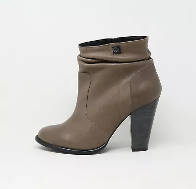 $85 • Buy HARLEY DAVIDSON Women Boots Stonebrook 8  Gray Scrunch 4  Heels Size 8.5