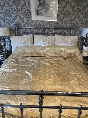 Beldorm Double Size Gold Jacquard Flower Duvet Cover 2 Pillowcases • £18