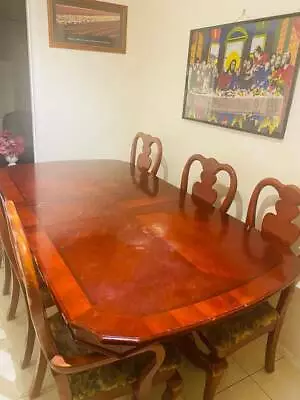 $899 • Buy Immaculate Antique Mahogany 6 Seater Dining Table