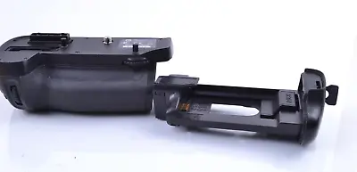 Nikon MB-D15 Battery Grip For Nikon D7100 / D7200 #PS32096 • $89.99