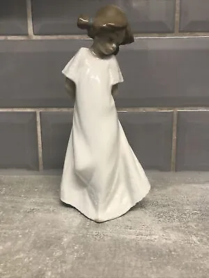 Lladro Nao Figurine - So Shy 1109 • £14.90