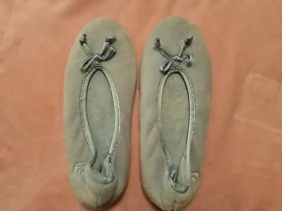 Womens Isotoner Slippers Blue With Bow Size 9 • $6