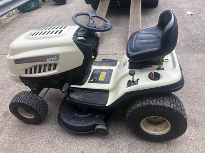 £900 • Buy MTD DL96T Ride On Mower (2016)
