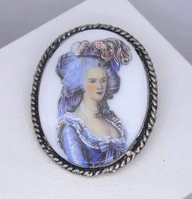 Vintage Cameo Lady Portrait Porcelain Oval Brooch Pin Costume Jewellery • £9.95